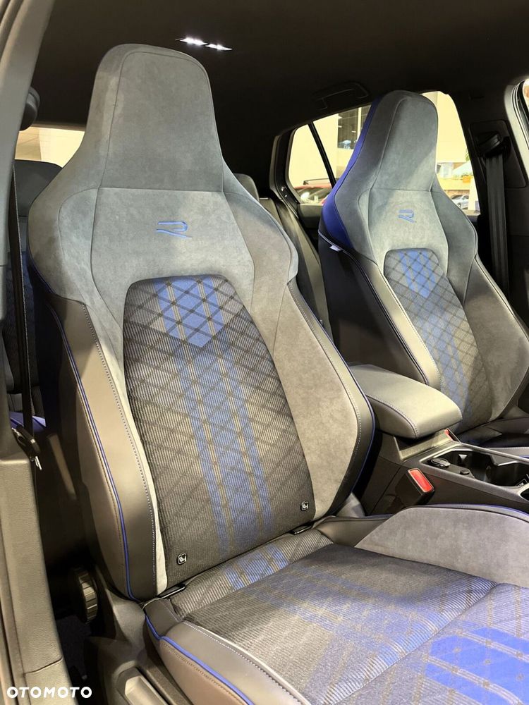 Volkswagen Golf - 35