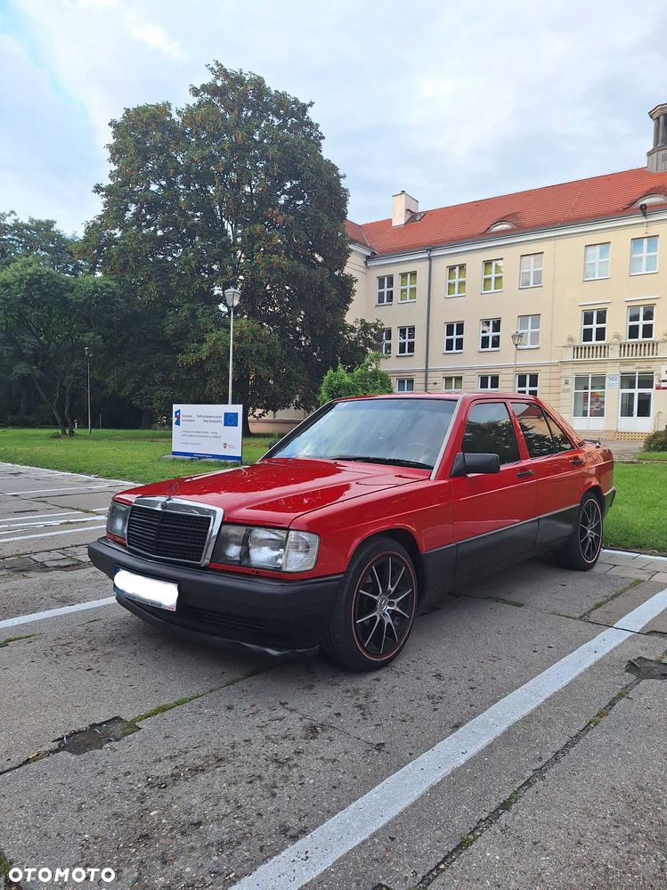 Mercedes-Benz W201 (190) - 3