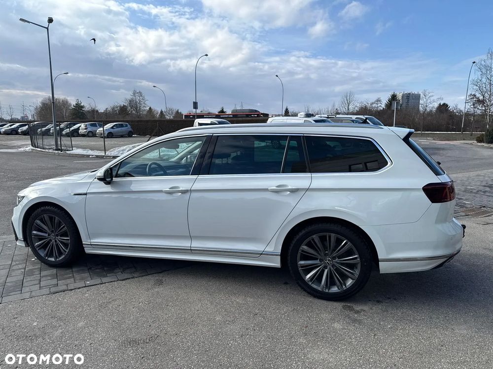 Volkswagen Passat 2.0 TDI SCR DSG 4Motion Elegance - 9