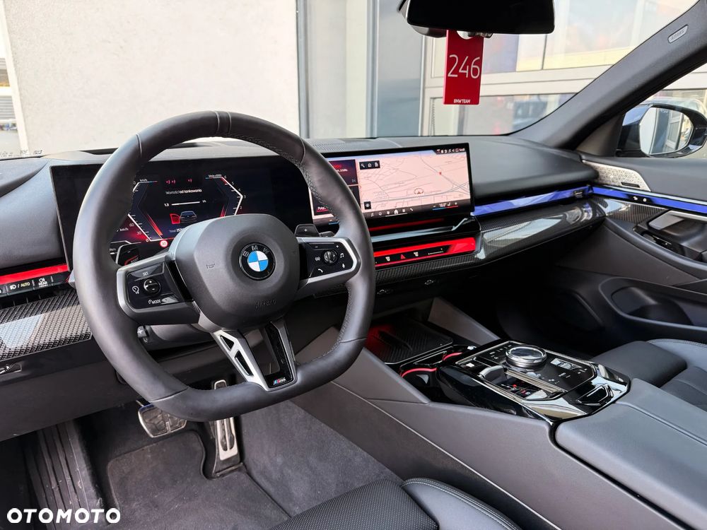 BMW Seria 5 540d xDrive - 28