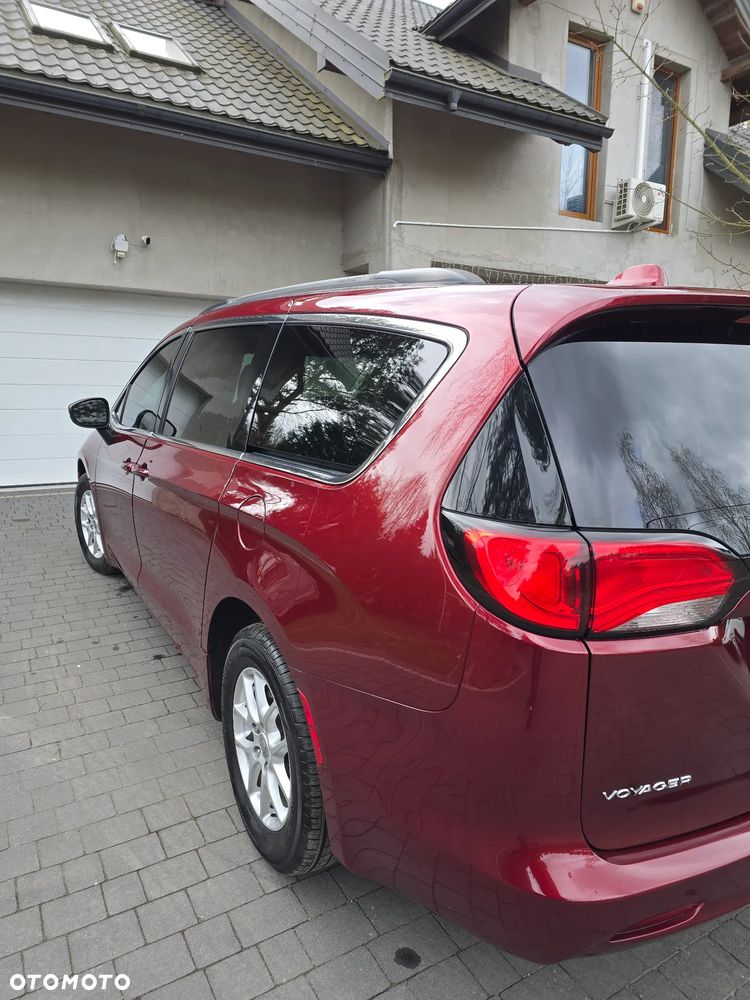 Chrysler Pacifica - 5