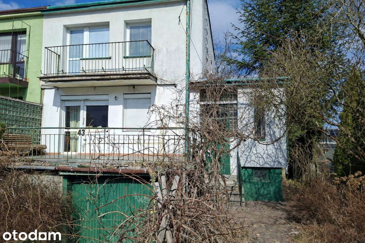 Połowa bliźniaka z lat 70. w Kielcach, w spokojnej okolicy