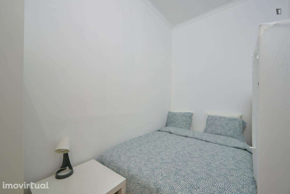 Quarto - localizado em Marquês de Pombal Lisbon - Grande imagem: 3/13