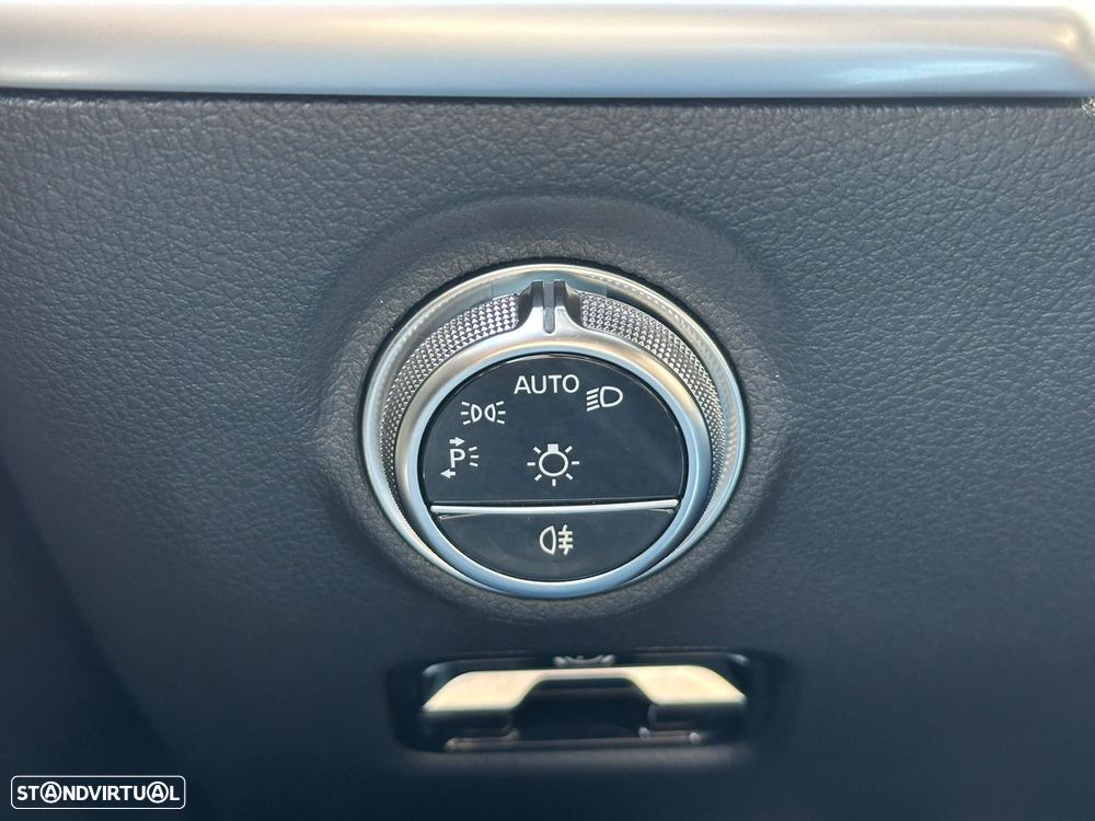 Mercedes-Benz C 300 e AMG Line - 31