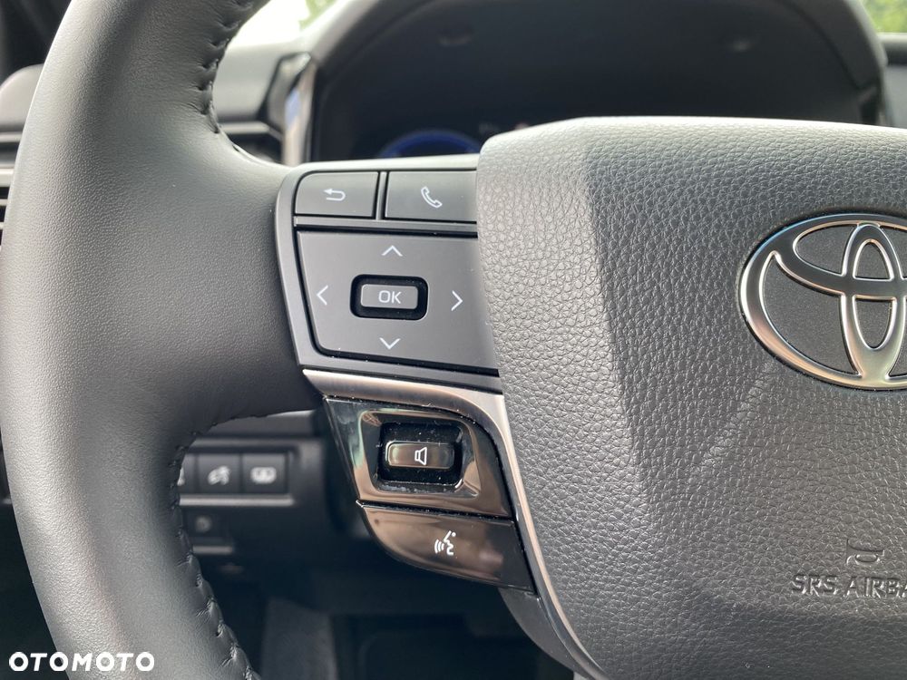 Toyota Camry - 22