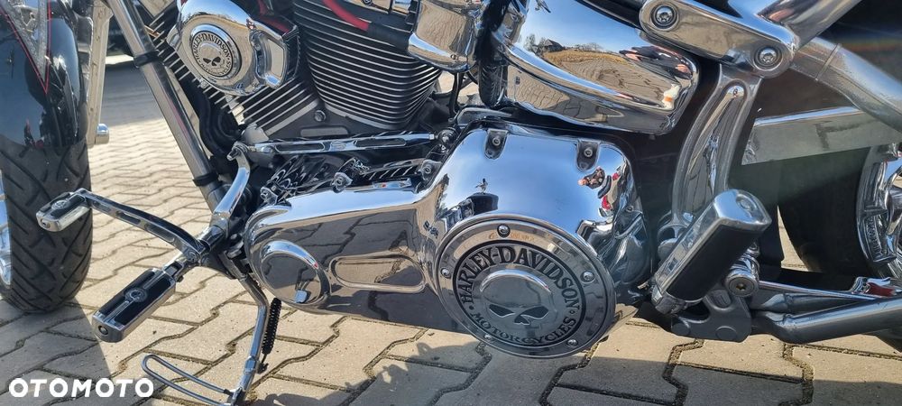 Harley-Davidson Softail Breakout - 13