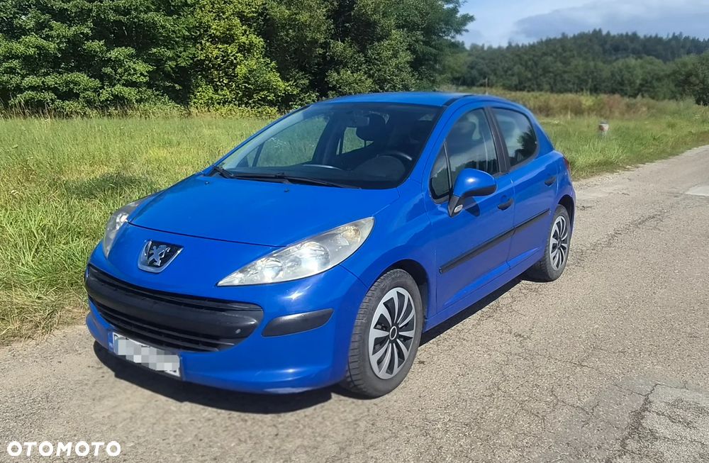 Peugeot 207 - 1