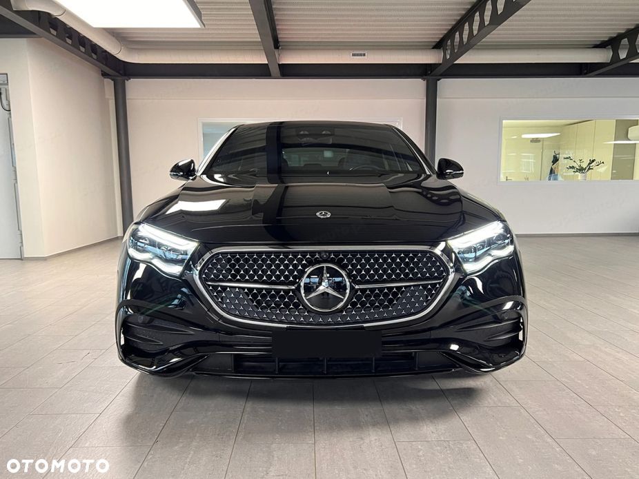 Mercedes-Benz Klasa E 200 mHEV 4-Matic AMG 9G-Tronic - 3