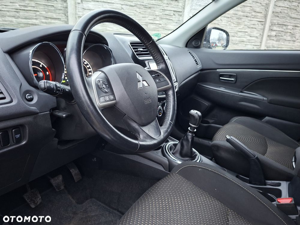 Mitsubishi ASX 1.8 DI-D 2WD Diamant Edition - 32