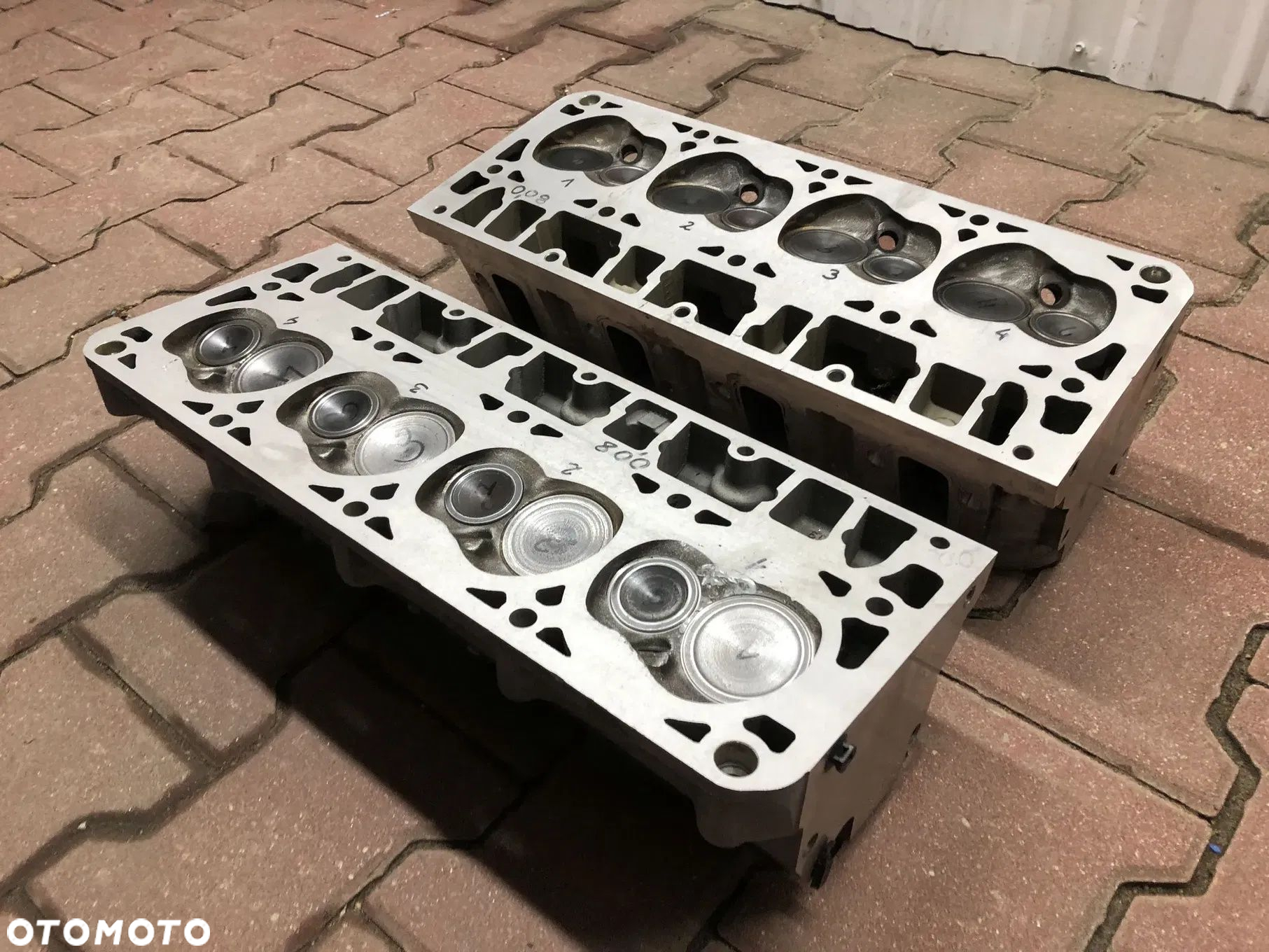 CADILLAC ESCALADE III 6,2 V8 2006-2014 CHEVROLET CAMARO SS 6,2 V8 2009-2015 LS3 GŁOWICA SILNIKA - 12