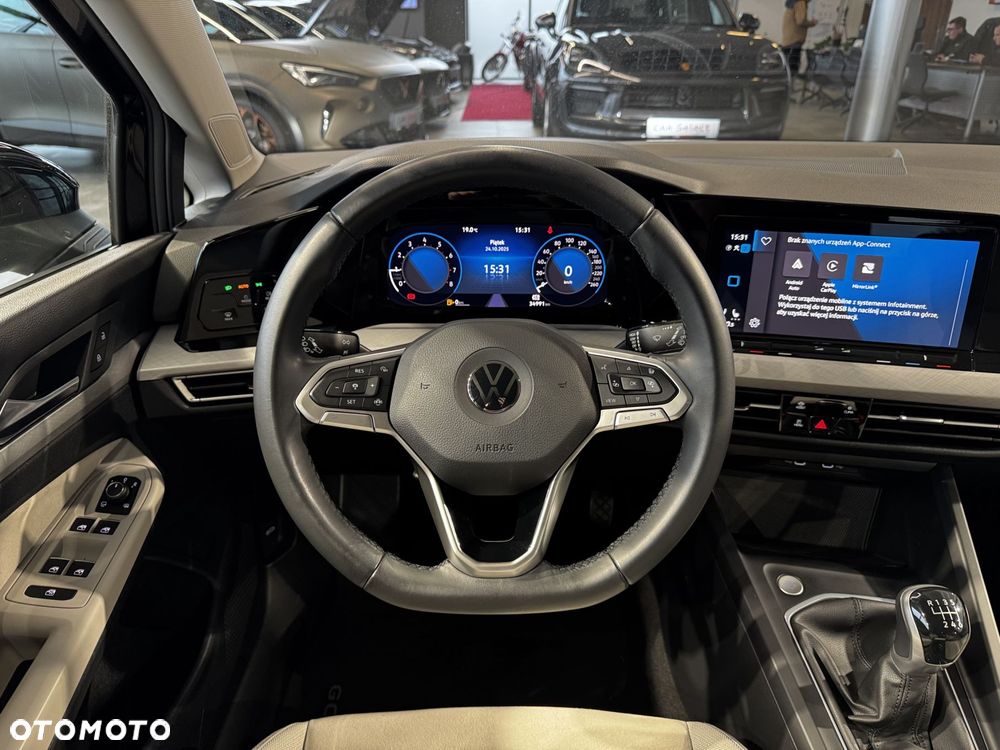 Volkswagen Golf - 16