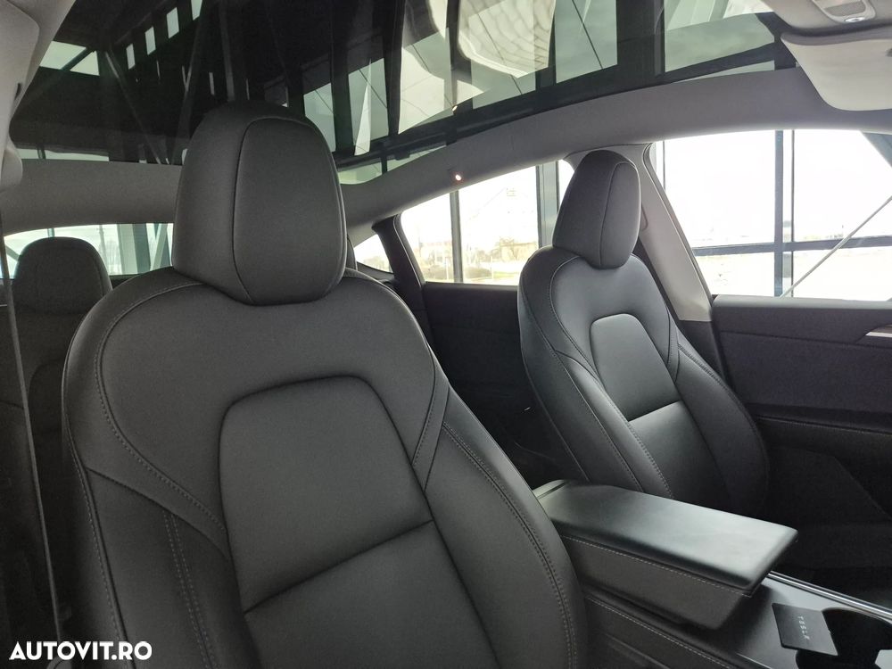Tesla Model Y RWD - 14