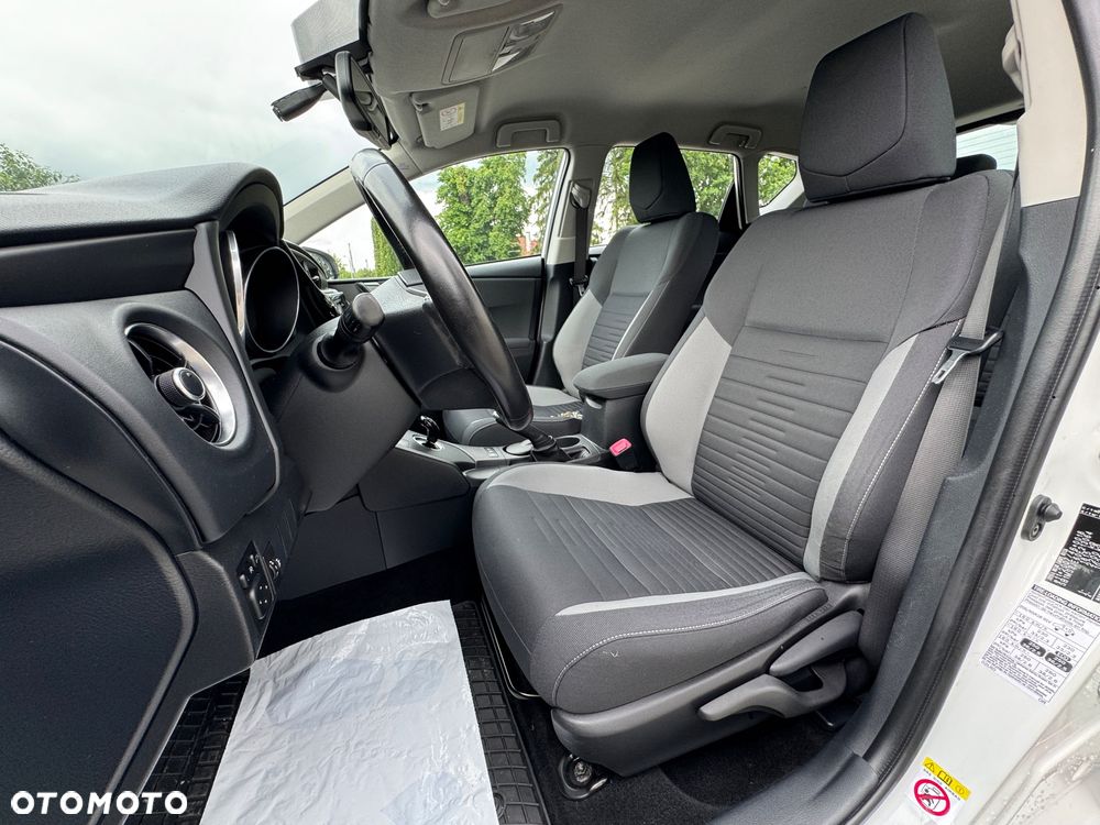 Toyota Auris - 17