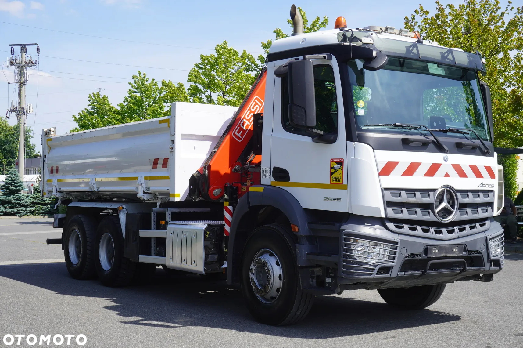 Mercedes-Benz Arocs 2636 / Fassi F155A.0.22 6t / 120 tys. km / Wywrotka 3-stronna / 2 x hydroburta - 12
