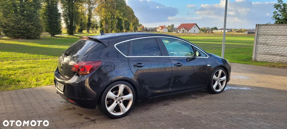 Opel Astra ver-1-6-turbo-sport - 2