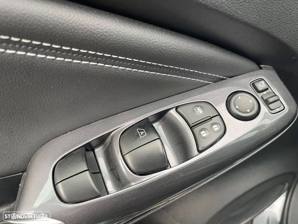 Nissan Juke 1.6 Hybrid N-Connecta Two Tone - 17