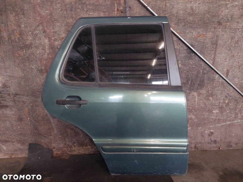 DRZWI KOMPLETNE PRAWY TYŁ MERCEDES-BENZ W163 ML - 1