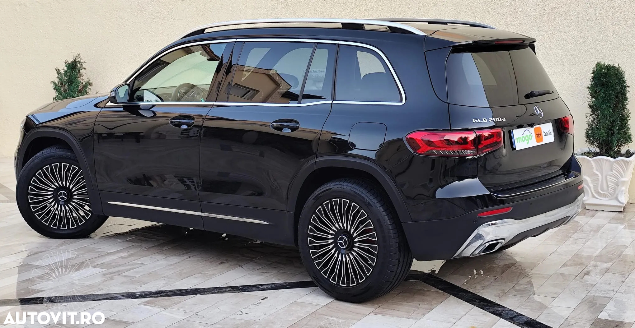 Mercedes-Benz GLB - 4