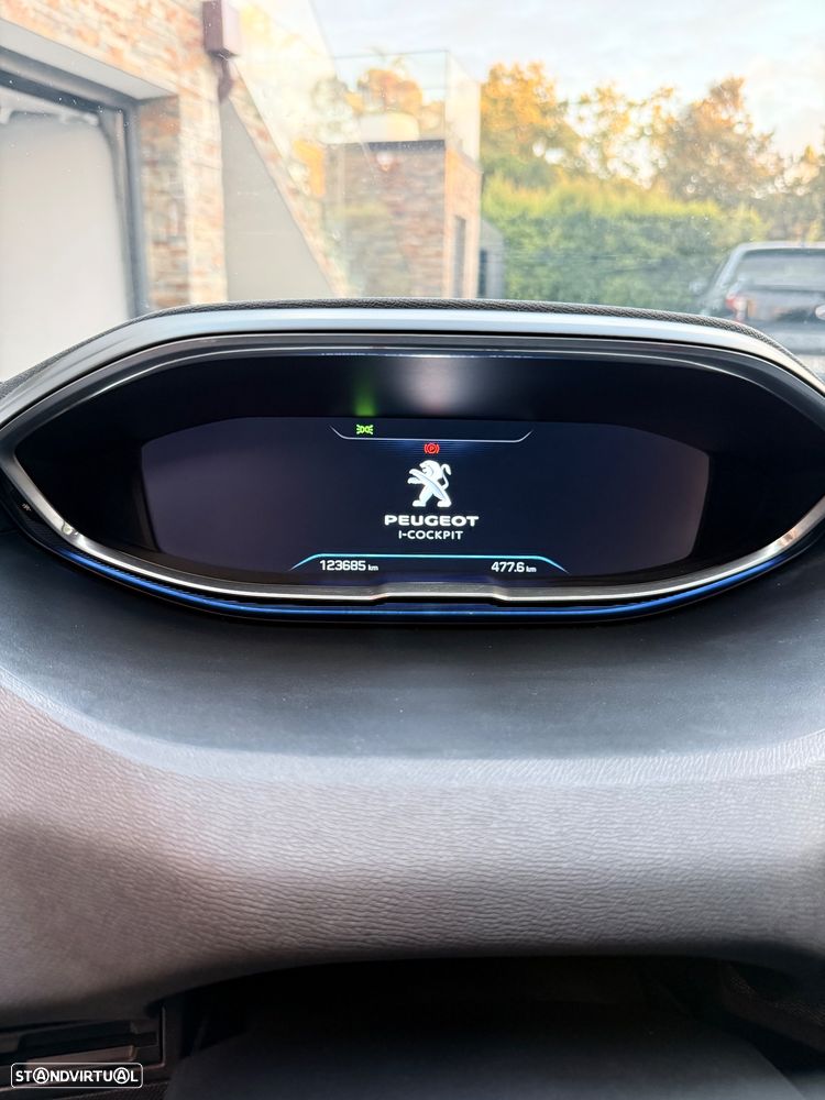 Peugeot 3008 PureTech 130 Stop & Start GPF Allure Pack - 6