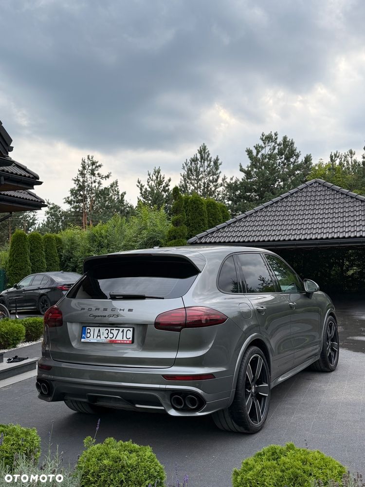 Porsche Cayenne GTS - 7