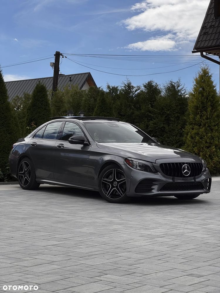 Mercedes-Benz Klasa C 300 4Matic 9G-TRONIC AMG Line - 3