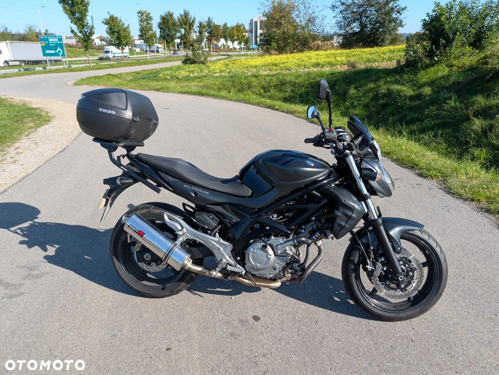 Suzuki Gladius - 11