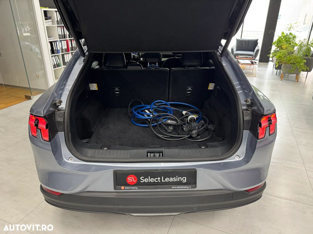 Ford Mustang Mach-E - 13