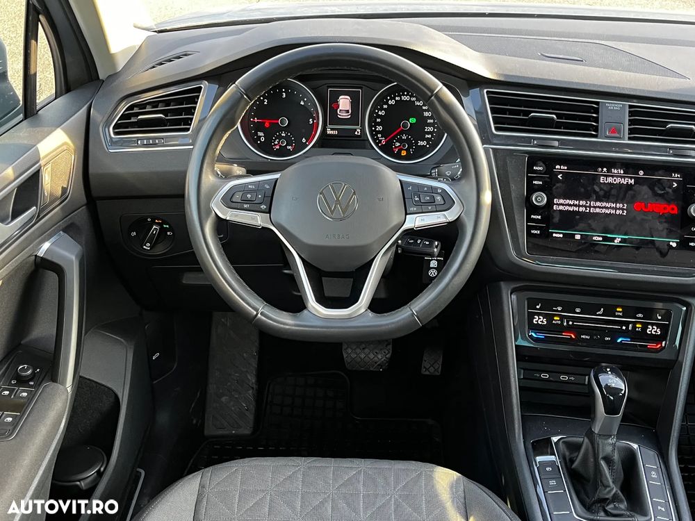Volkswagen Tiguan - 14