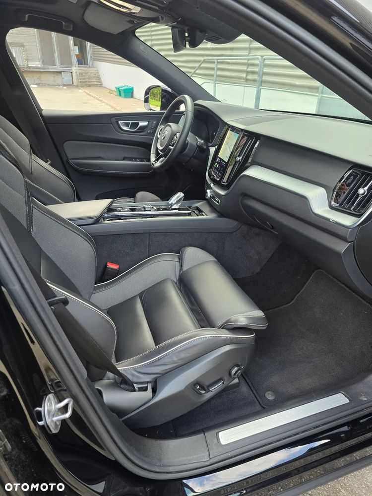 Volvo XC 60 B4 D AWD Ultimate Bright - 12