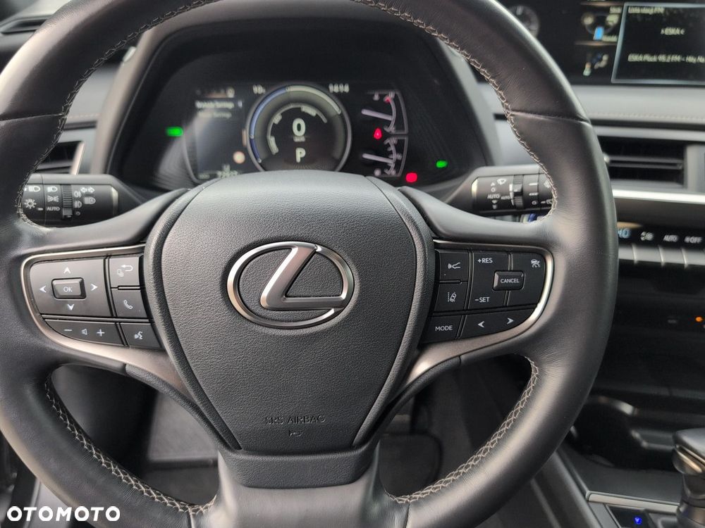 Lexus UX - 16