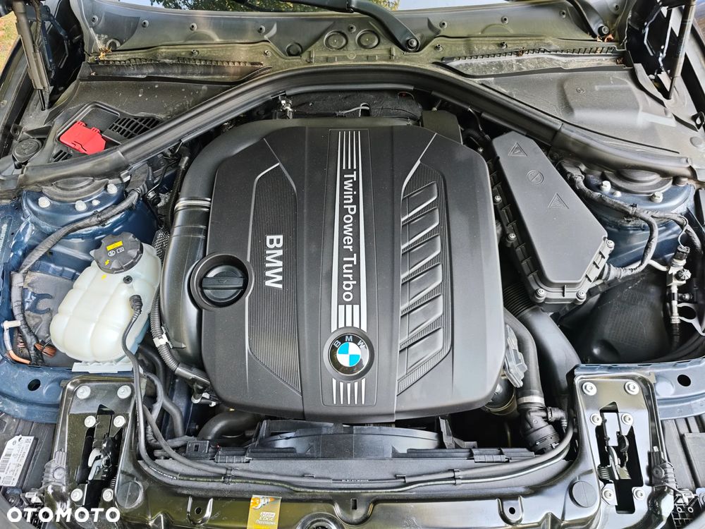 BMW Seria 3 330d Touring Sport Line - 24