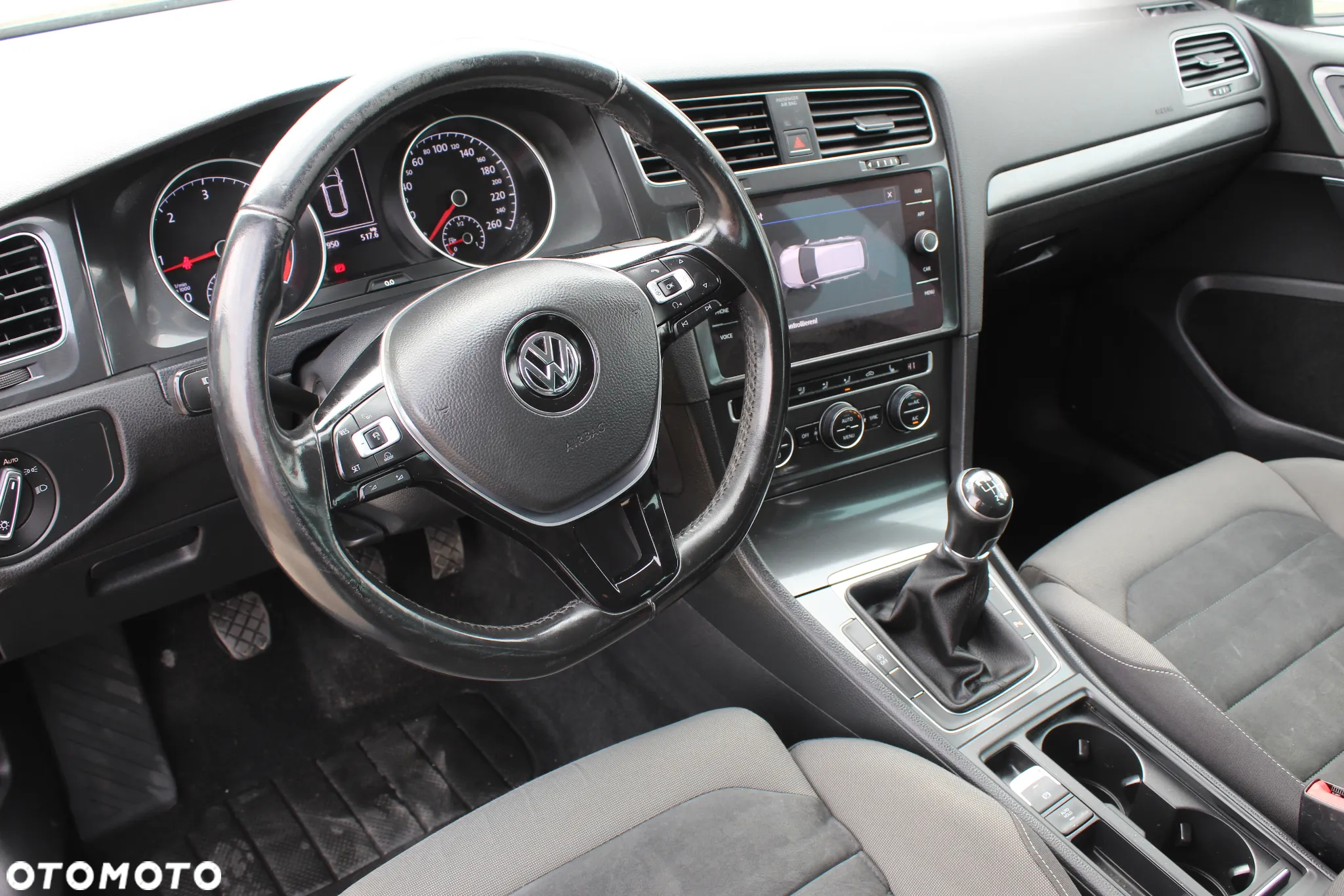 Volkswagen Golf - 9