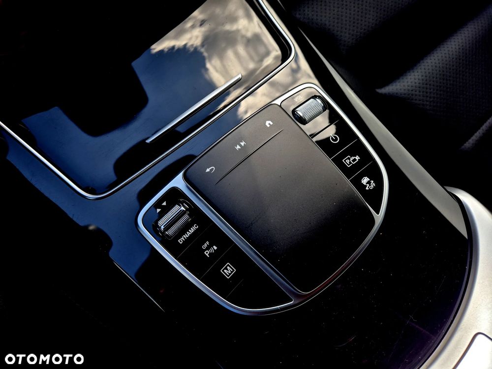 Mercedes-Benz GLC 300 e 4-Matic - 11