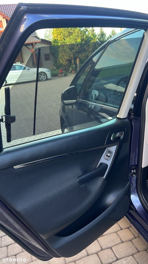 Citroën C4 Picasso - 25