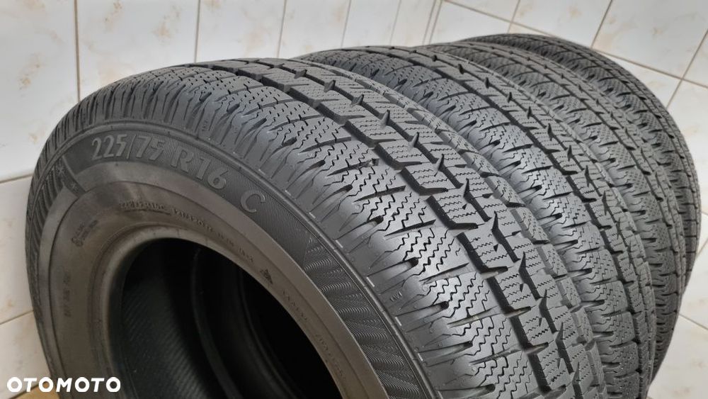 Opony zimowe 225/75 R16C 121/120R Matador Sibir Snow Van - 4