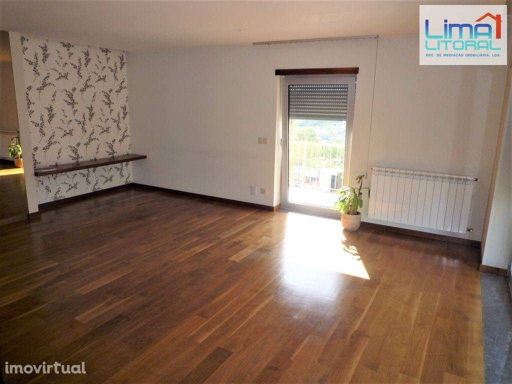 Moderno T2 com garagem individual - Grande imagem: 4/18