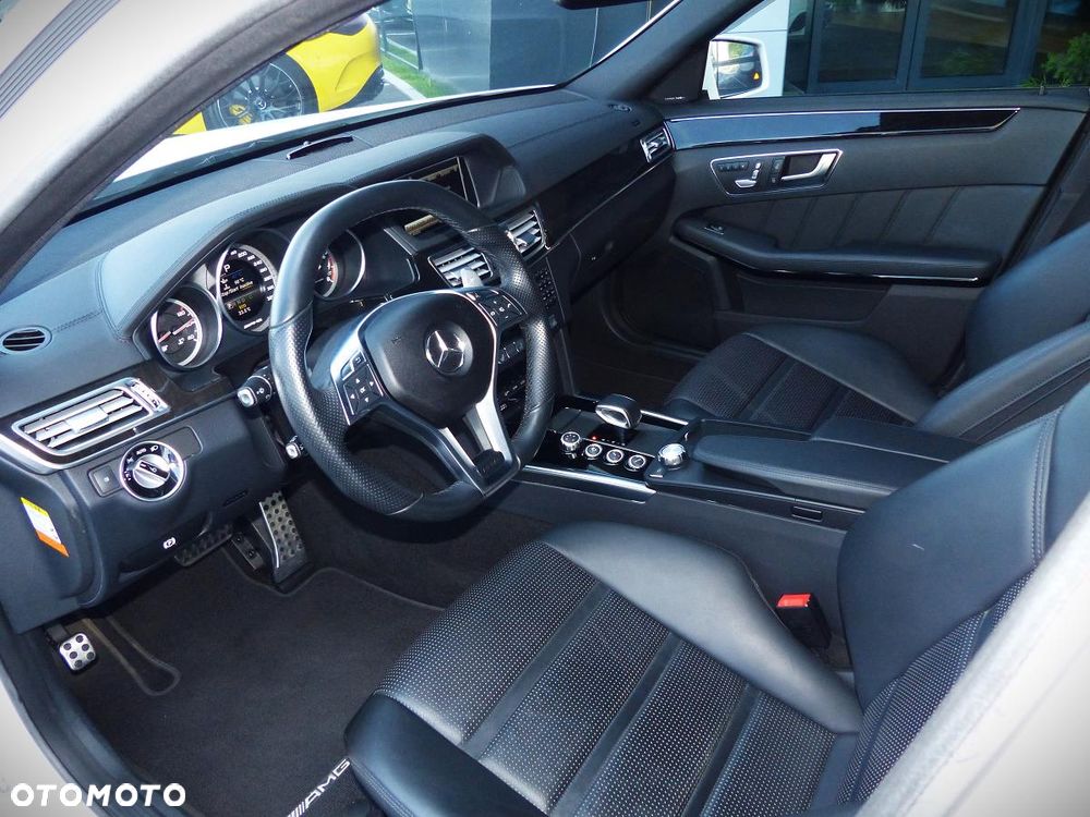 Mercedes-Benz Klasa E 63 AMG S 4-Matic - 16