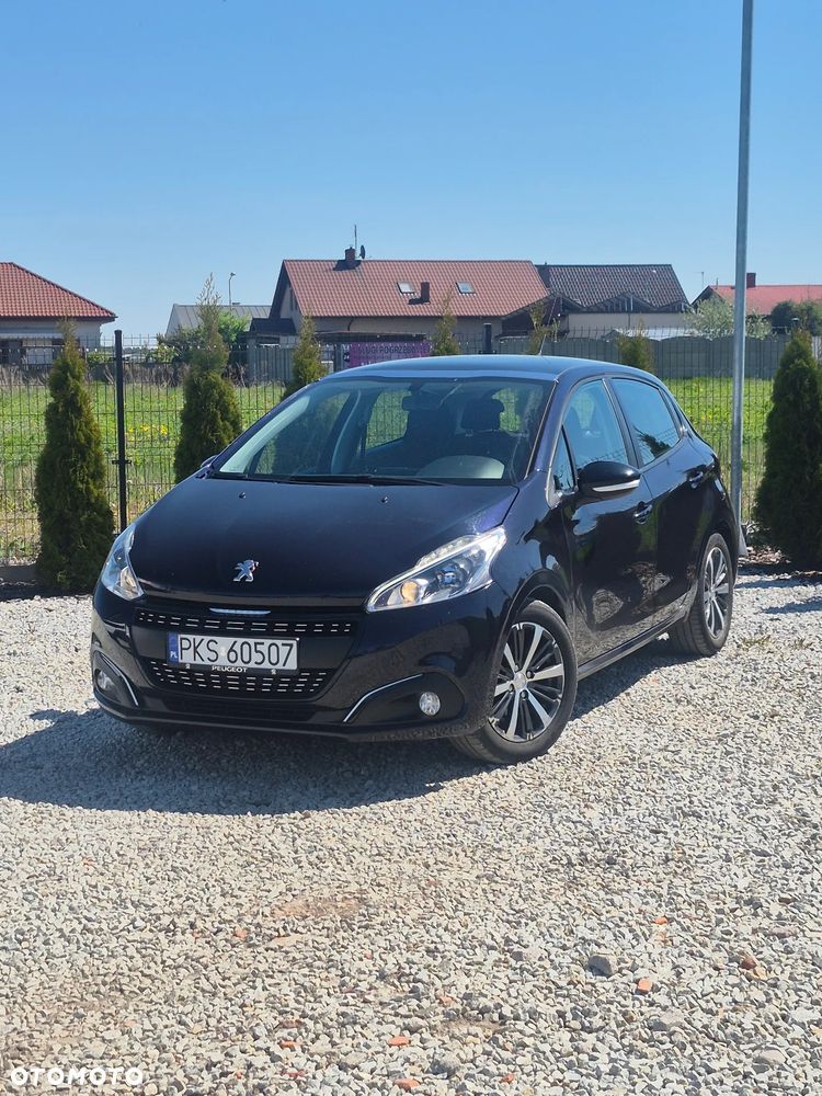 Peugeot 208 - 1