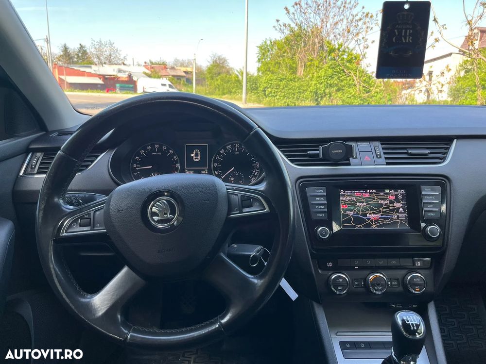 Skoda Octavia 1.6 TDI DPF Ambition - 2