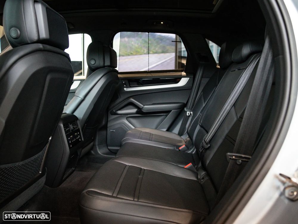 Porsche Cayenne E-Hybrid — fotografia 33