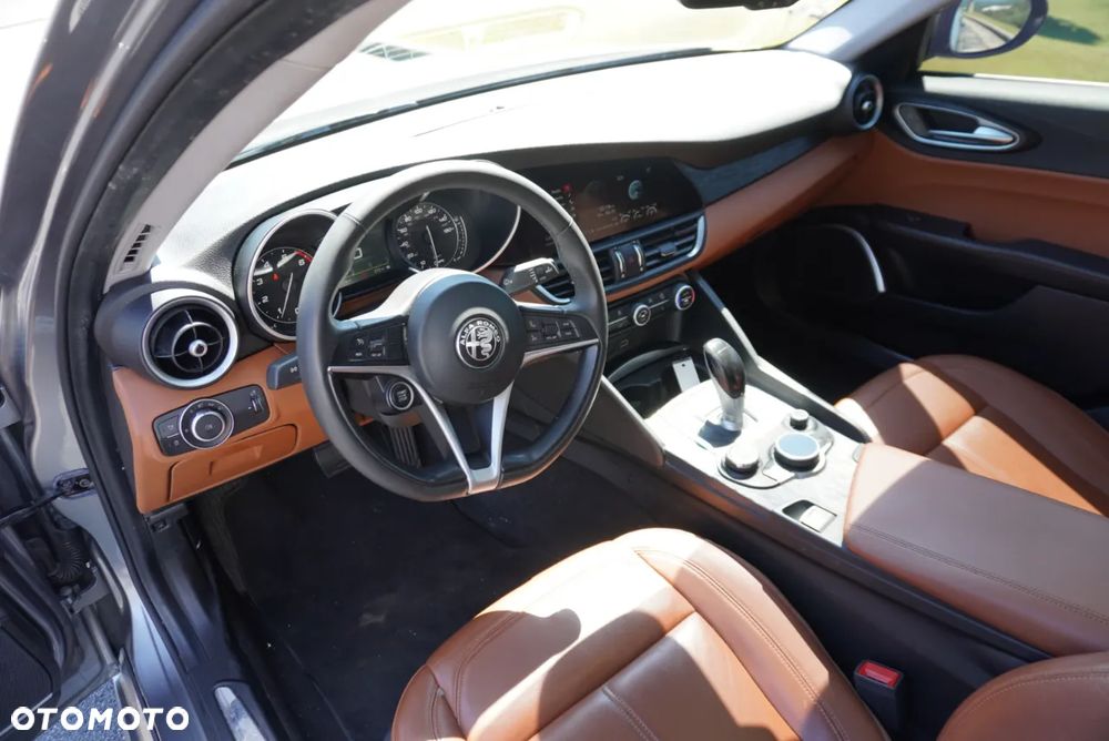 Alfa Romeo Giulia - 9