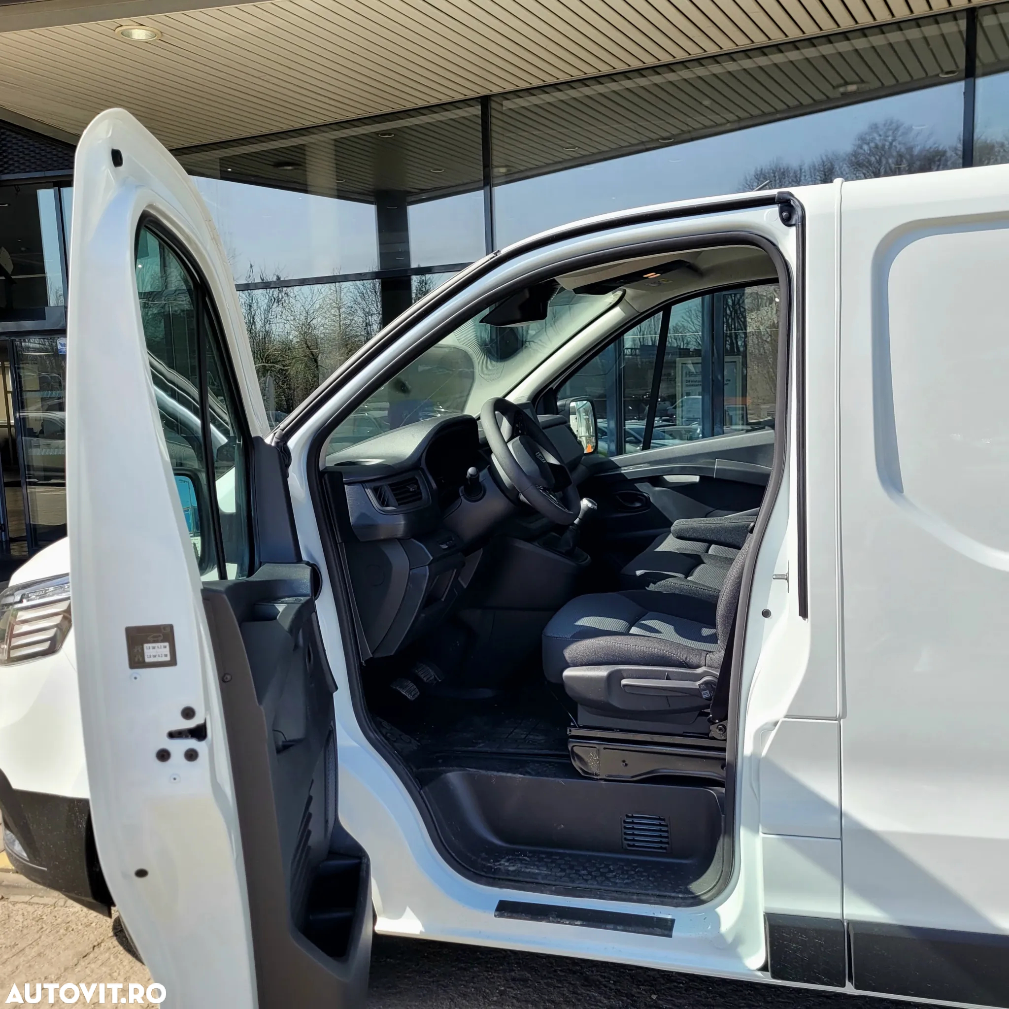 Renault Trafic Furgon - 13