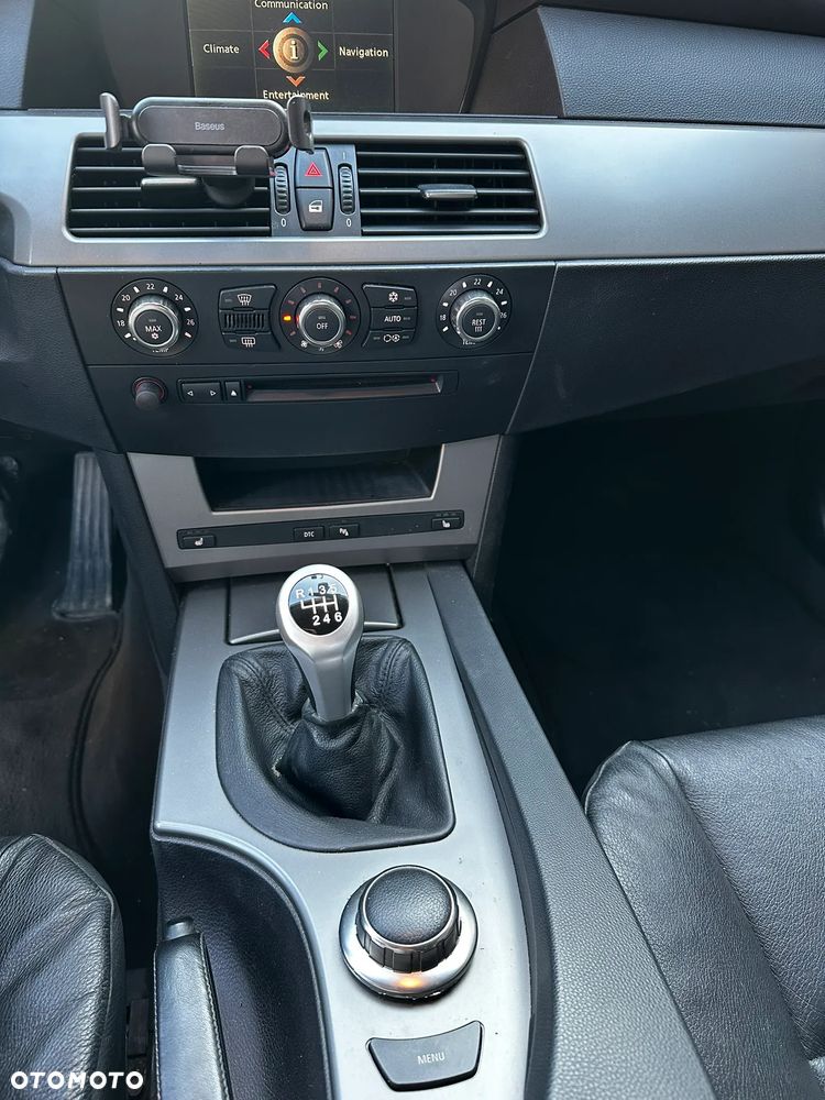 BMW Seria 5 525d - 30