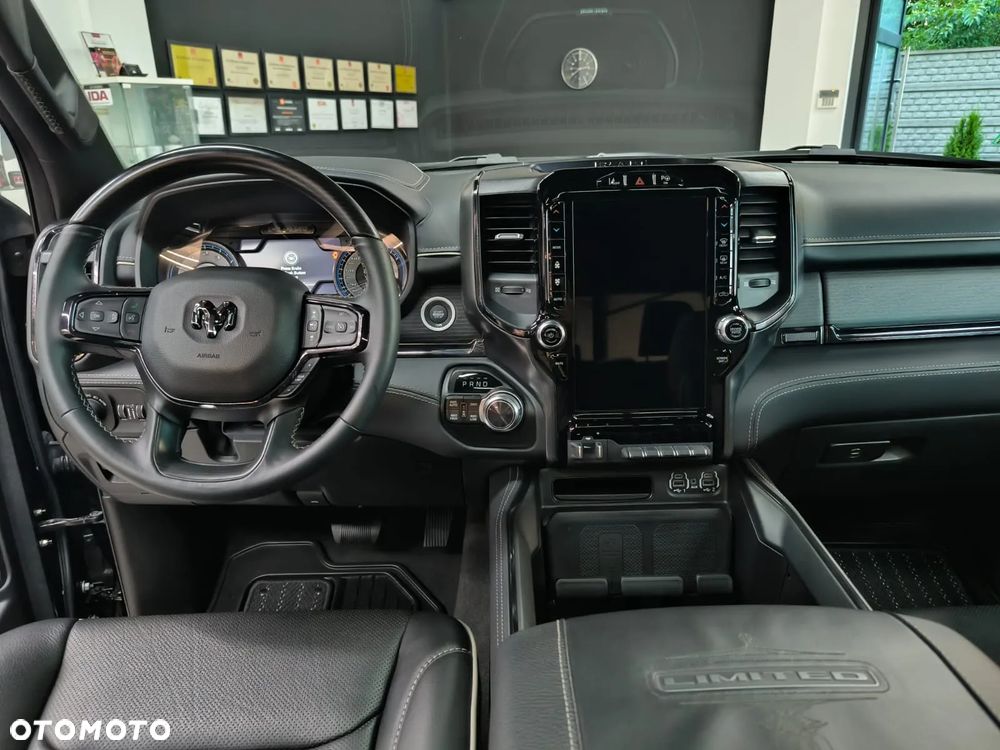 Dodge RAM 1500 5.7 4x4 - 18