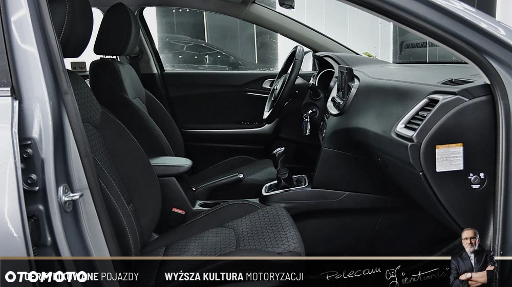 Kia Ceed 1.6 CRDi SCR M - 21