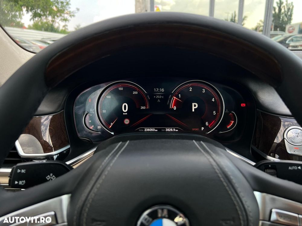 BMW Seria 7 730d xDrive - 31