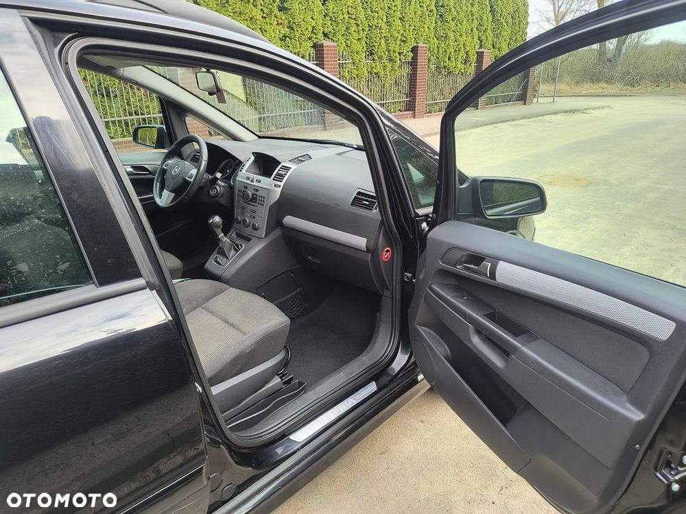 Opel Zafira - 17