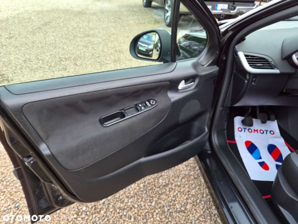 Peugeot 207 - 15