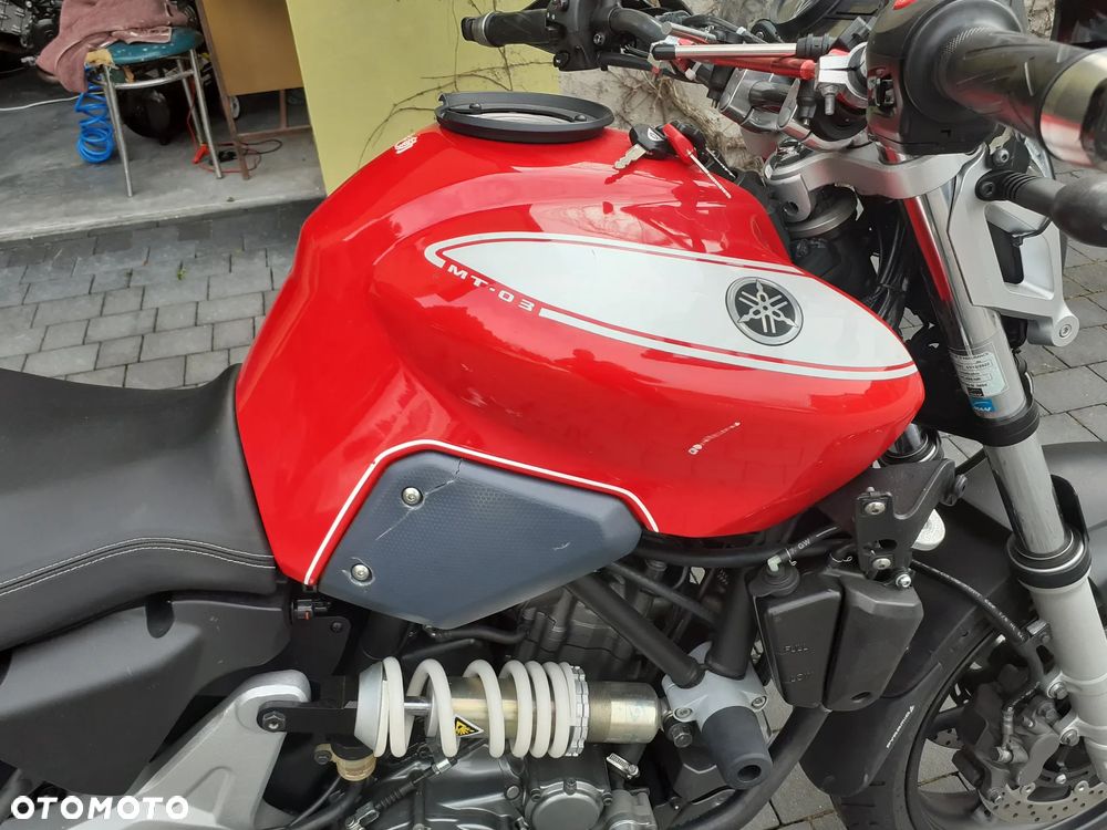 Yamaha MT - 8