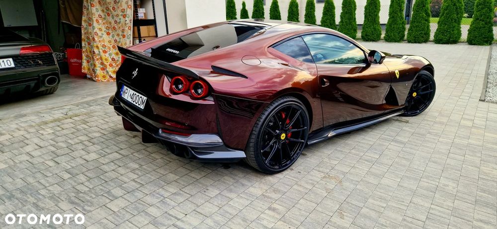 Ferrari 812 Superfast - 22